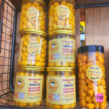 Load image into Gallery viewer, Nui Sấy Bơ Tỏi Muối Ớt - Bếp Ông Bụi