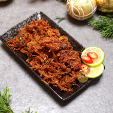 Load image into Gallery viewer, Khô Bò Xé Sợi 10oz 🔥🐮 ( HOT BEEF JERKY) - Bếp Ông Bụi