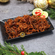 Load image into Gallery viewer, Khô Bò Xé Sợi 10oz 🔥🐮 ( HOT BEEF JERKY) - Bếp Ông Bụi