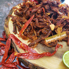 Load image into Gallery viewer, Heo Sấy Tỏi Cay 10 oz🌶 (spicy GARLIC PORK JERKY)🐷 - Bếp Ông Bụi
